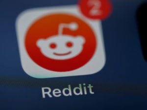 Reddit Implements A Scroll Feature Like TikTok, Instagram